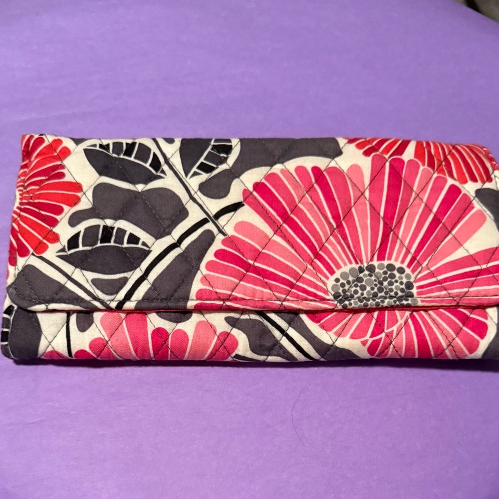 Vera Bradley Trifold Wallet in Cheery Blossoms Pattern. EUC